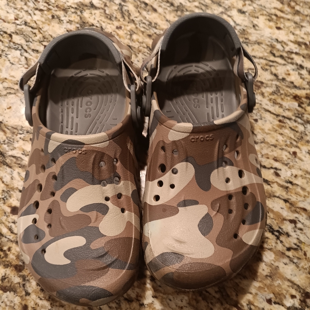 Boys crocs